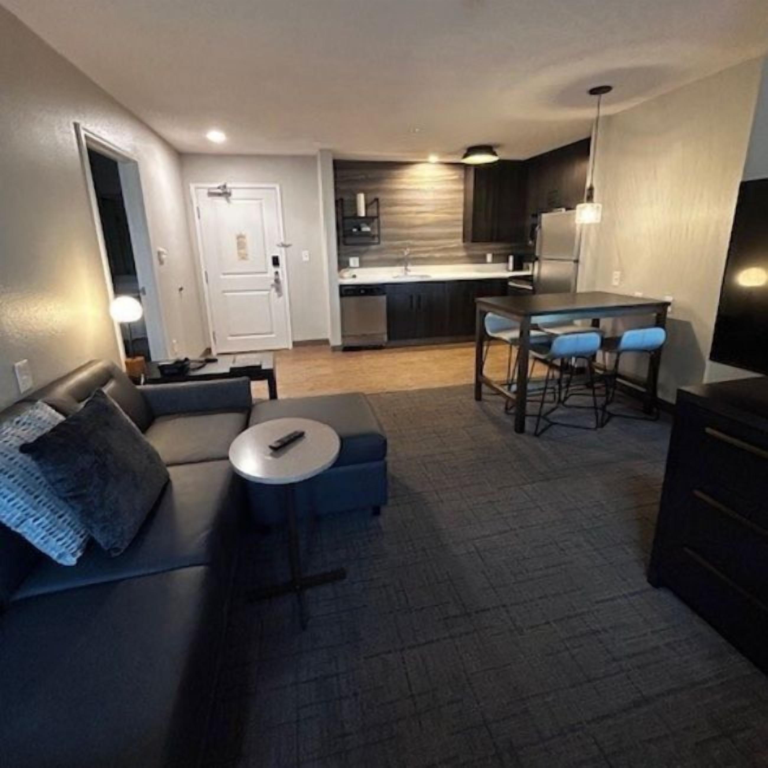 平板电视、Netflix、流媒体服务