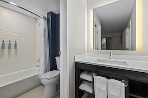 Suite, 1 Bedroom (Mobility/Hearing Accessible, Tub) | Bathroom | Free toiletries, hair dryer, towels - Residence Inn by Marriott Paducah (Paducah)