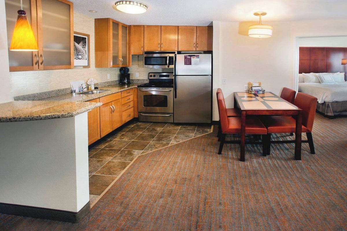 1 bedroom, in-room safe, desk, iron/ironing board