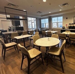 Tägliches inbegriffenes Frühstücksbuffet