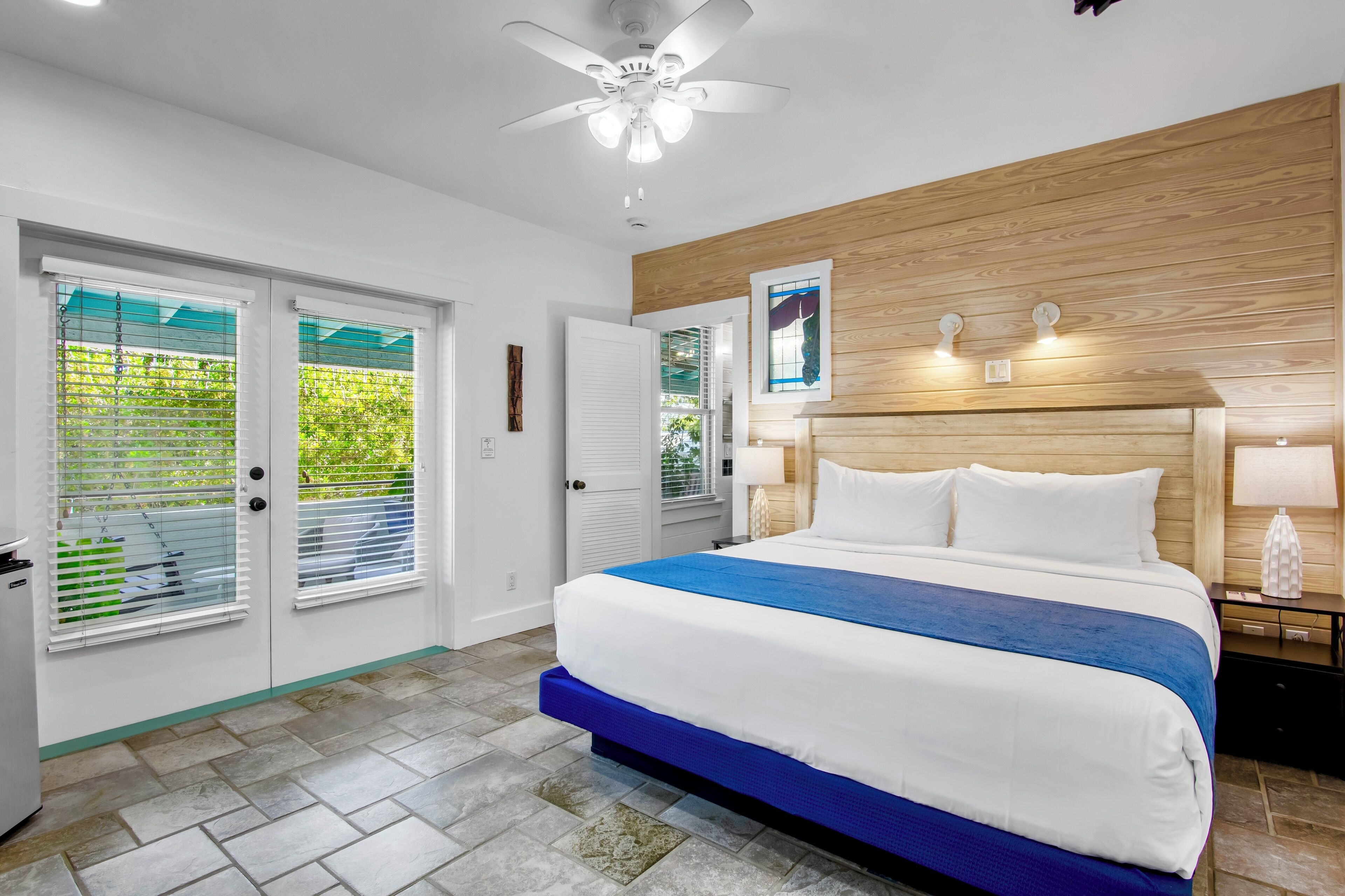 porch swing island room | 1 bedroom, pillow-top beds, in-room safe, individually decorated