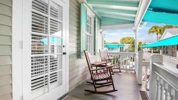 Chambre Deluxe, 1 très grand lit | Terrasse/patio