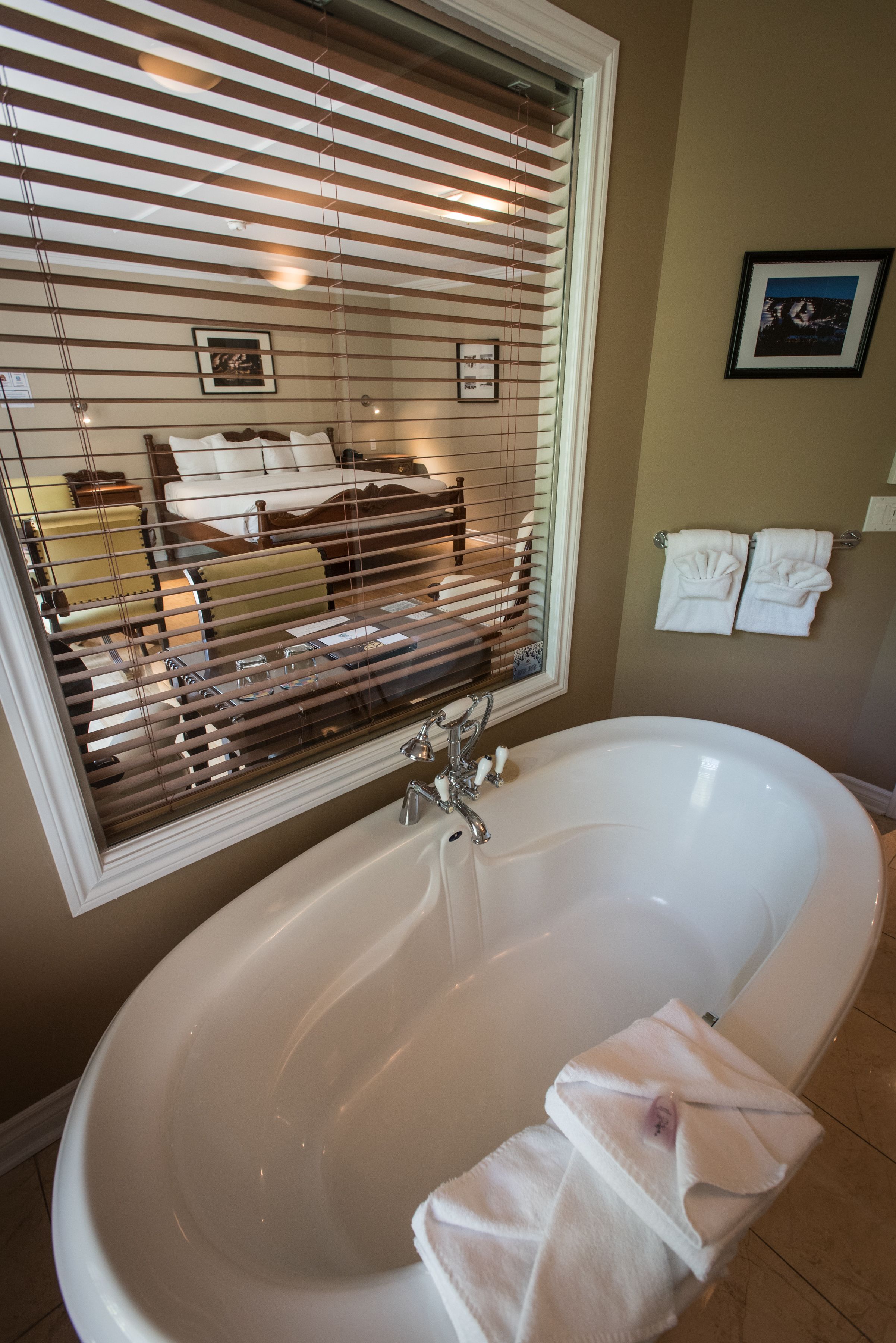 deep-soaking bathtub