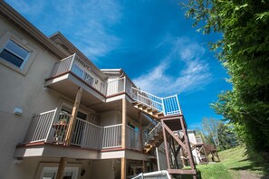 Loft 1 King bed 2nd floor (Pavillion 570) | Front of property