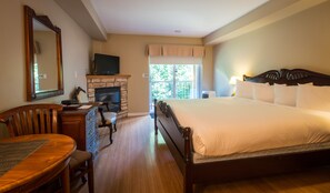 Loft 1 King bed 2nd floor (Pavillion 570) | View from room