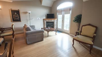 43-inch plasma TV with cable channels, TV, fireplace