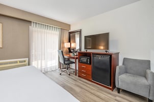 1 King Bed, Walkout Door | Blackout drapes, iron/ironing board, free WiFi, bed sheets