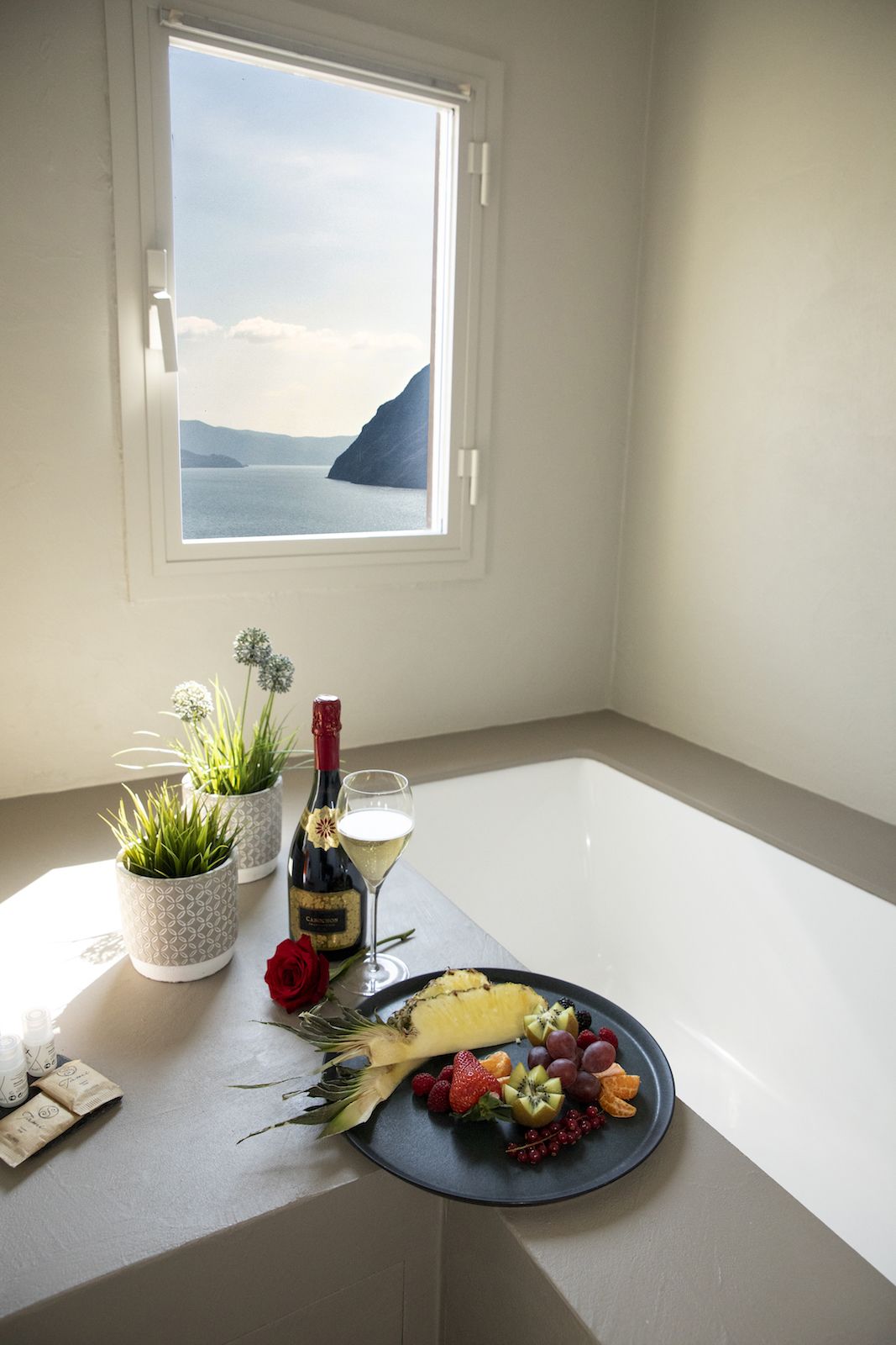 deluxe double or twin room, lake view | in-room safe, free wifi