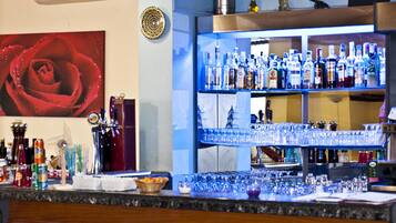 Bar (trong khuôn viên)
