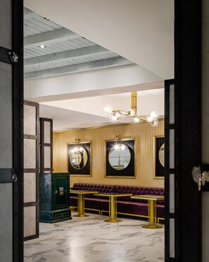 TV - Hotel YIT Casablanca (Granada)