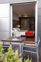 Standard Double Room | Minibar, in-room safe, desk, laptop workspace