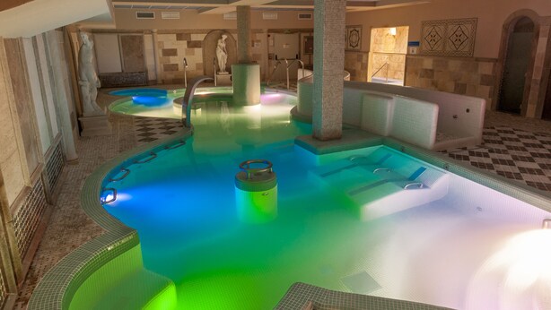Indoor spa tub - Comendador (Carranque)