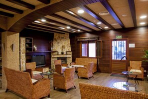 Coin salon dans le hall