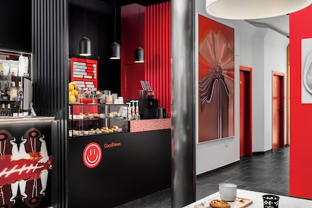 Cafetería. Hotel del Pintor Historical Center, by Hoteles con Cultura