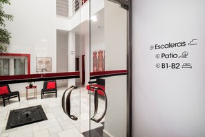 Courtyard - Hotel del Pintor Historical Center, by Hoteles con Cultura (Málaga)