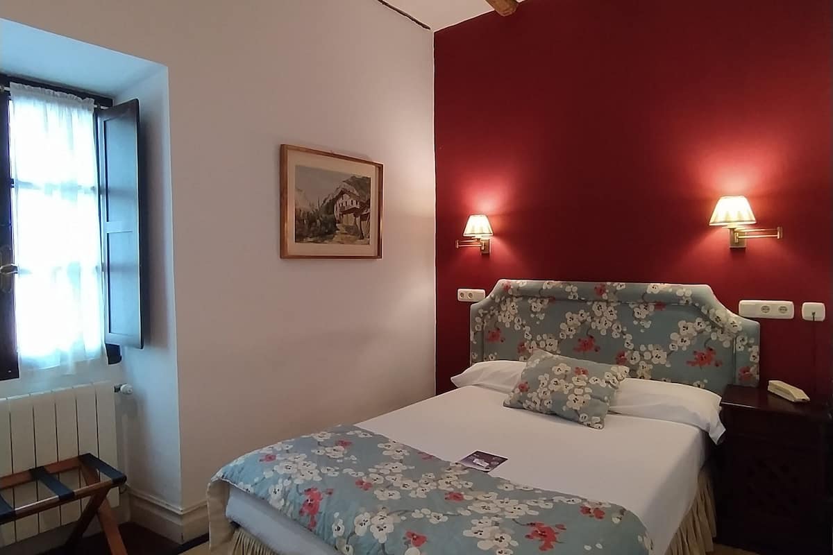 1 bedroom, minibar, desk, free WiFi