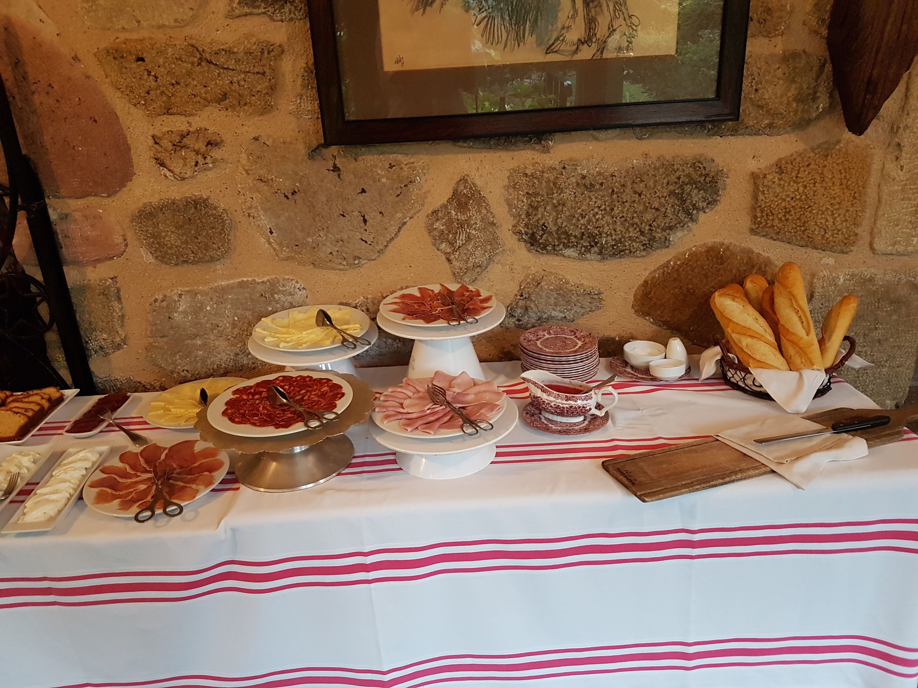 free buffet breakfast