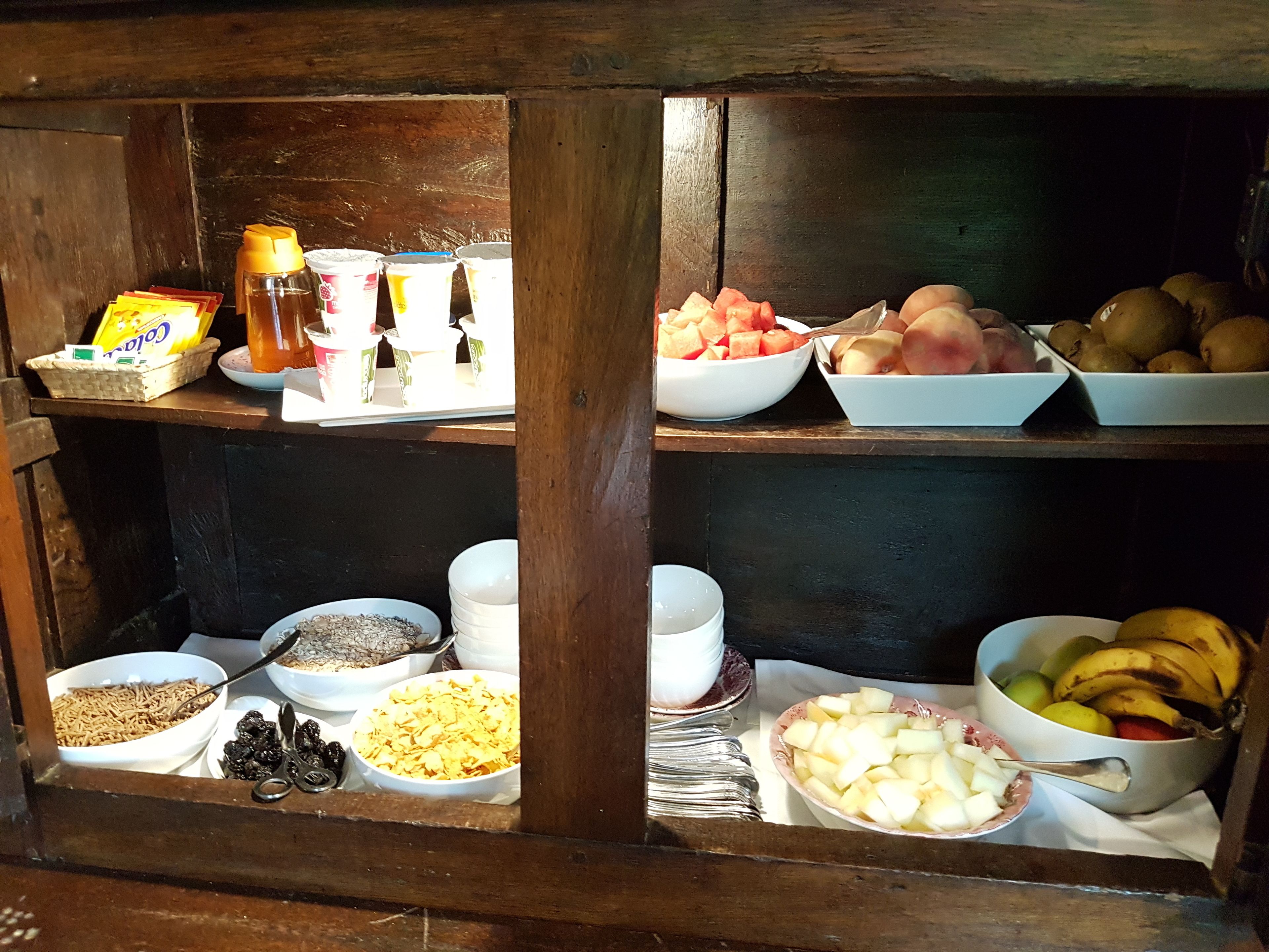 free buffet breakfast