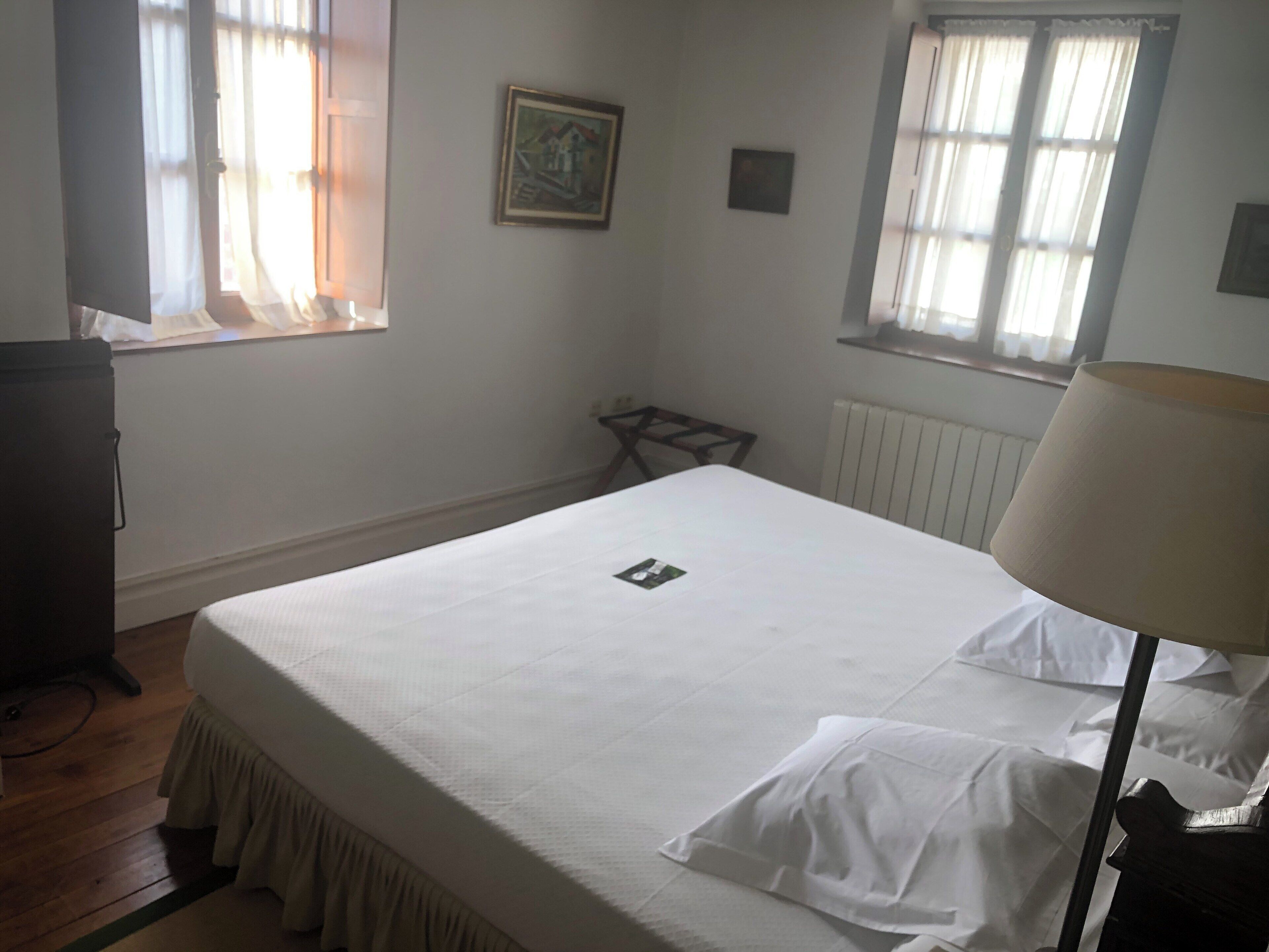 1 habitación, minibar, escritorio y wifi gratis 