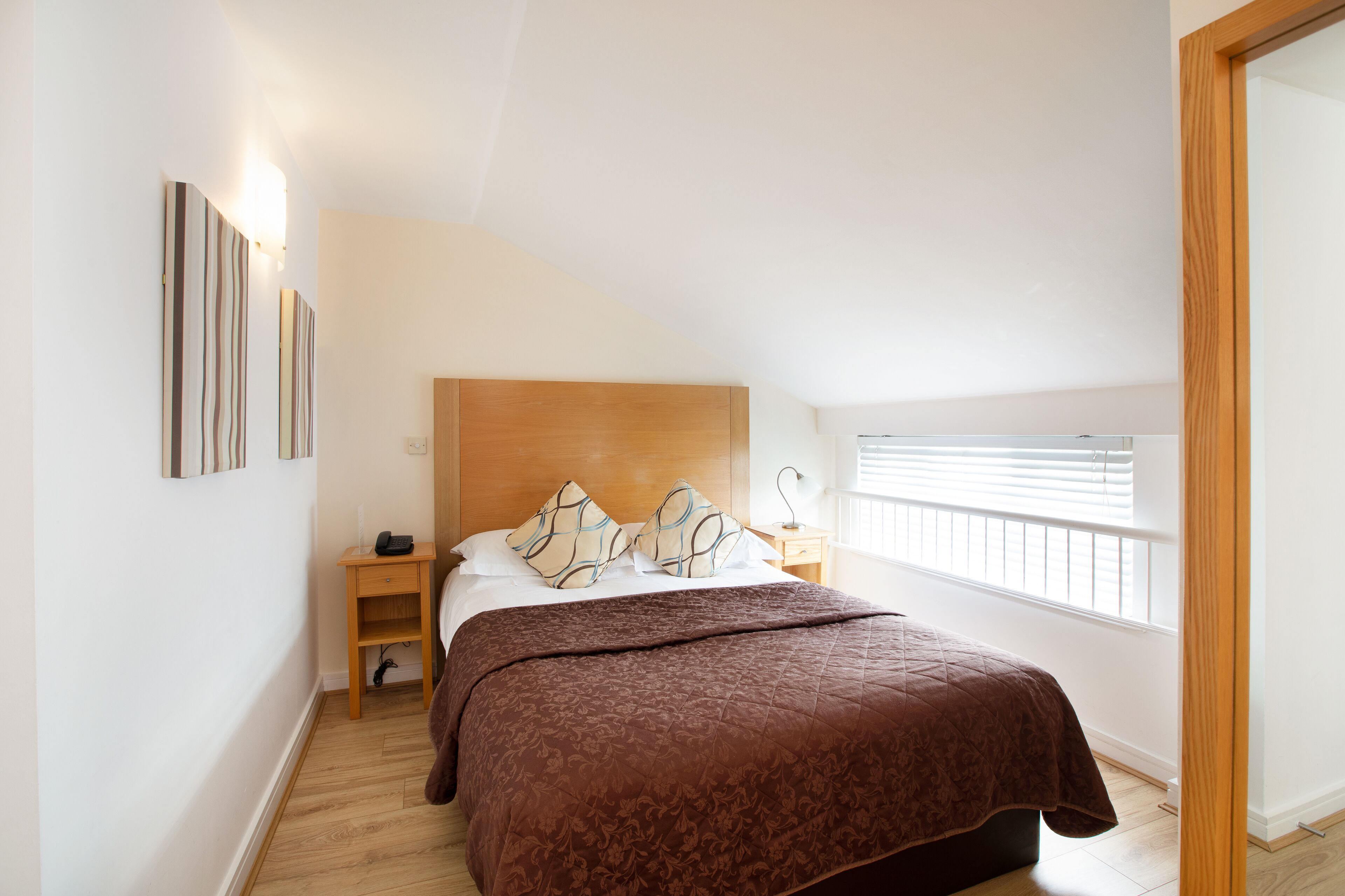 deluxe studio suite | in-room safe, desk, iron/ironing board, free wifi