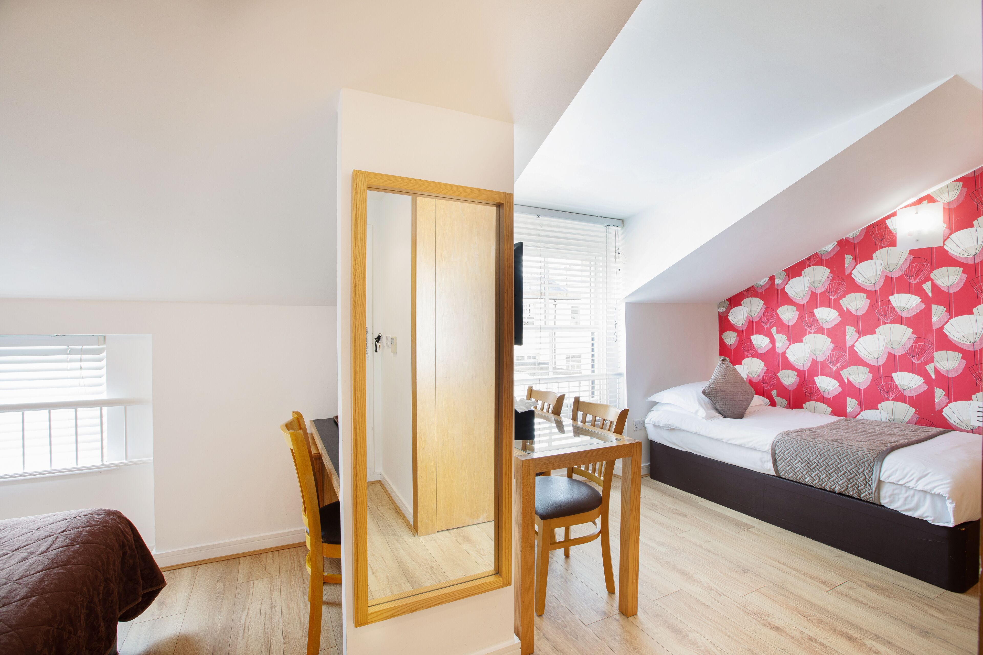 deluxe studio suite | in-room safe, desk, iron/ironing board, free wifi