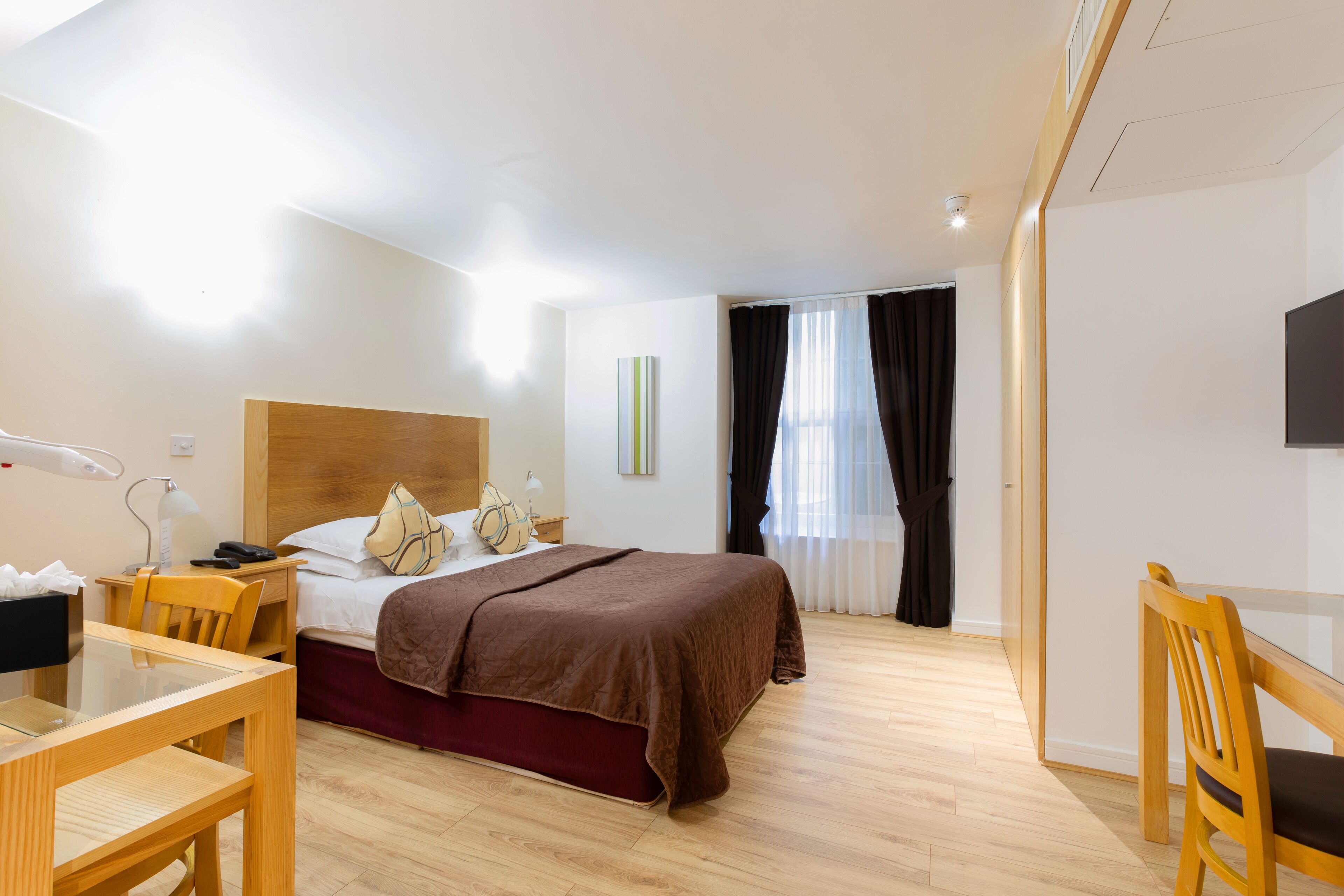 executive studio suite | in-room safe, desk, iron/ironing board, free wifi