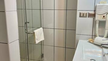 Premium-sengetøj, Tempur-Pedic-senge, minibar, pengeskab på værelset