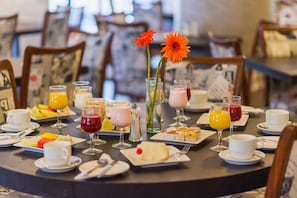 Breakfast area - Hotel Panamericano (Santiago)