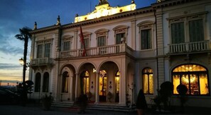 Frühstücksbuffet gegen Gebühr