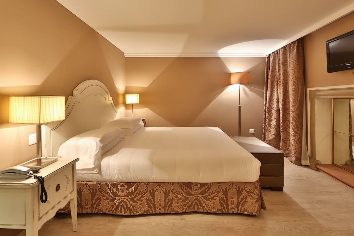 executive room | 1 bedroom, premium bedding, down duvets, memory-foam beds