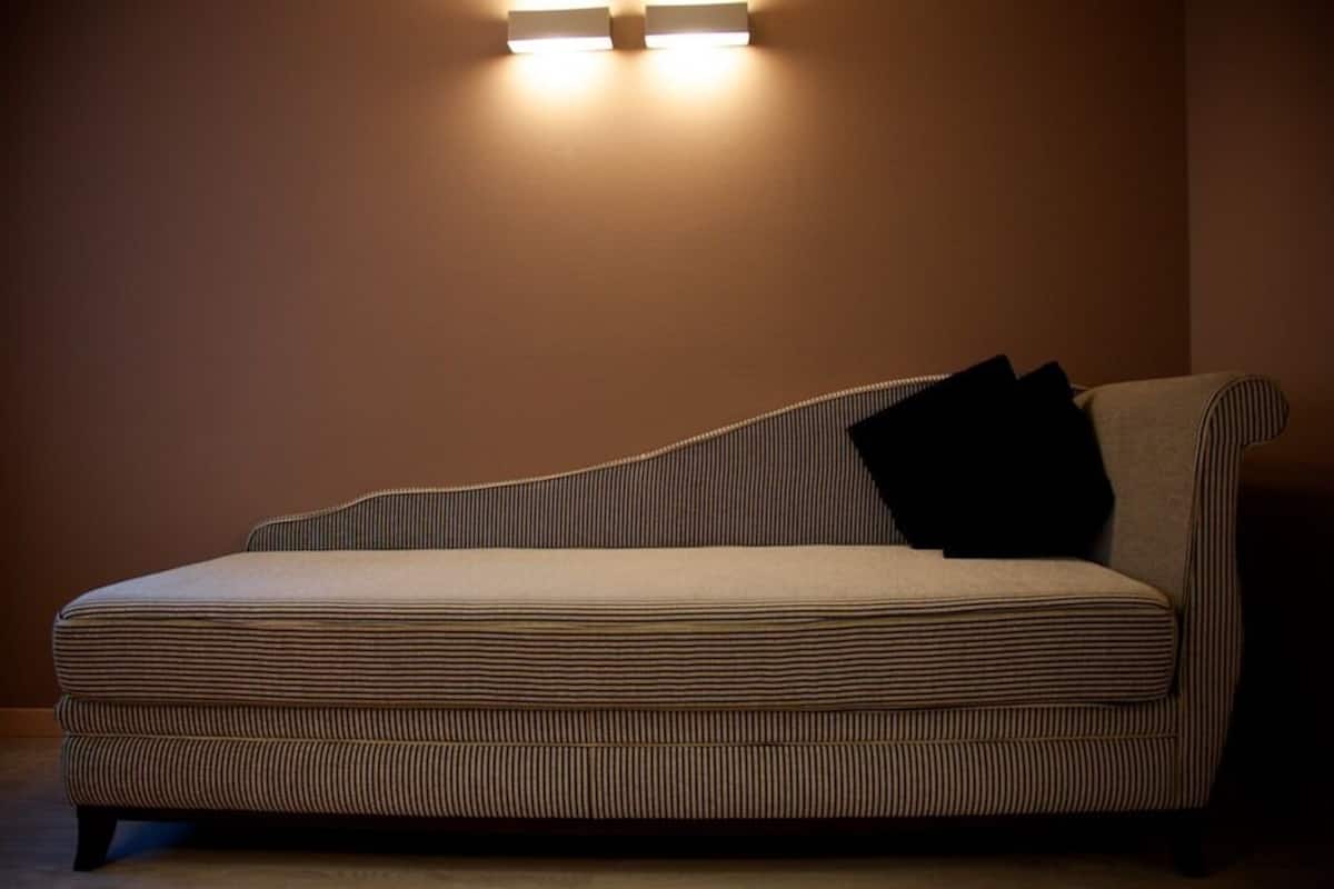 executive room | living area | 40-inch lcd tv with digital channels, tv