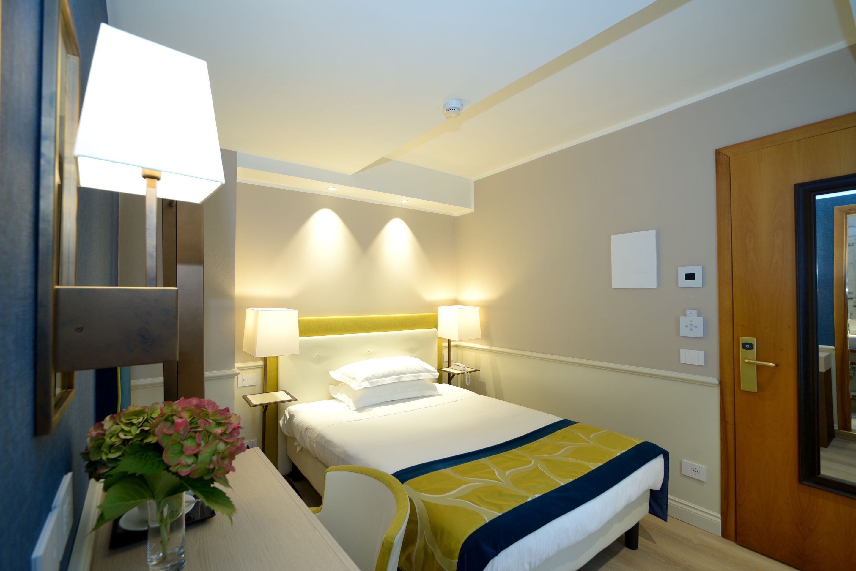 comfort single room | 1 bedroom, premium bedding, down duvets, memory-foam beds