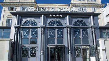 EntrĂ©e de lâhĂ©bergement