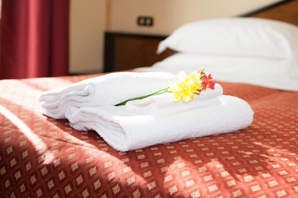 Superior Double Room | Desk, soundproofing, iron/ironing board, free WiFi