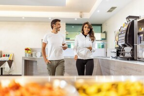 Free daily buffet breakfast - Hotel Holiday Sport & Relax (Nago-Torbole)