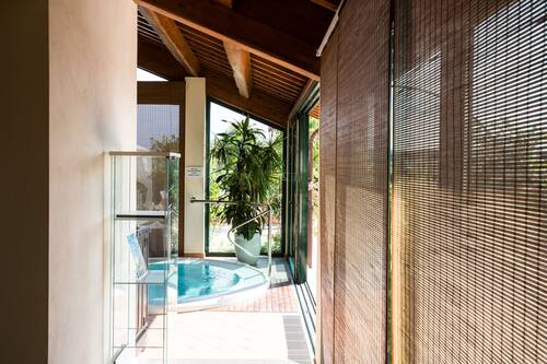 Salas de tratamientos para parejas, sauna, bañera de hidromasaje