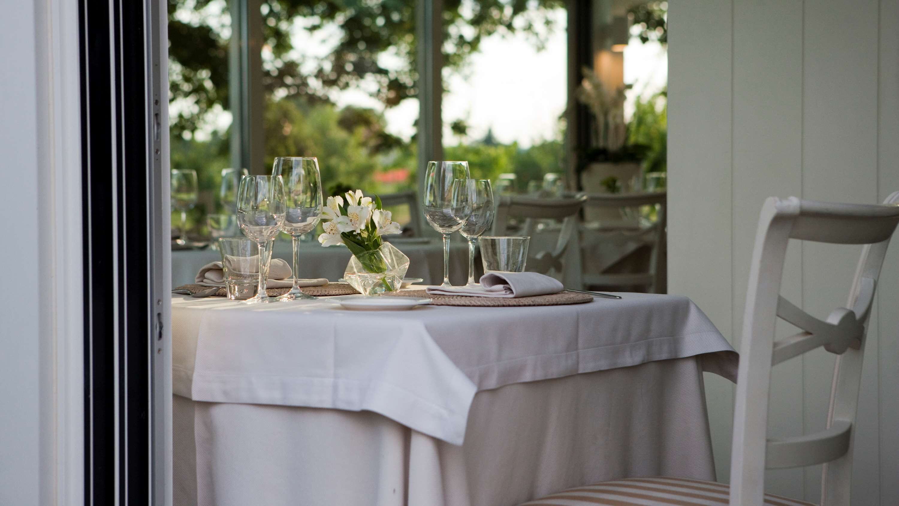 2 restaurants, breakfast, lunch, dinner served; local cuisine 