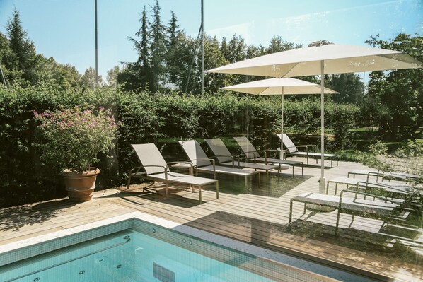 Couples treatment room(s), sauna, hot tub, steam room