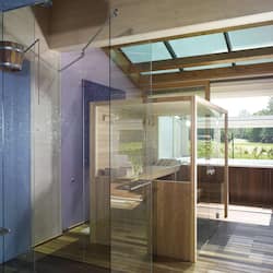 Salas de tratamiento para parejas, sauna y tina de hidromasaje