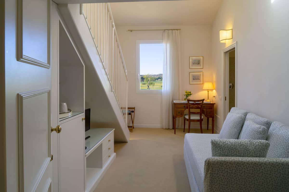 Premium bedding, minibar, in-room safe, individually decorated