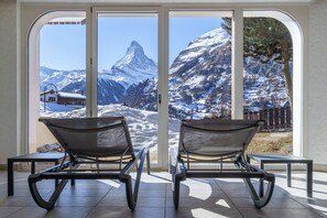 Sauna, hot tub, steam room