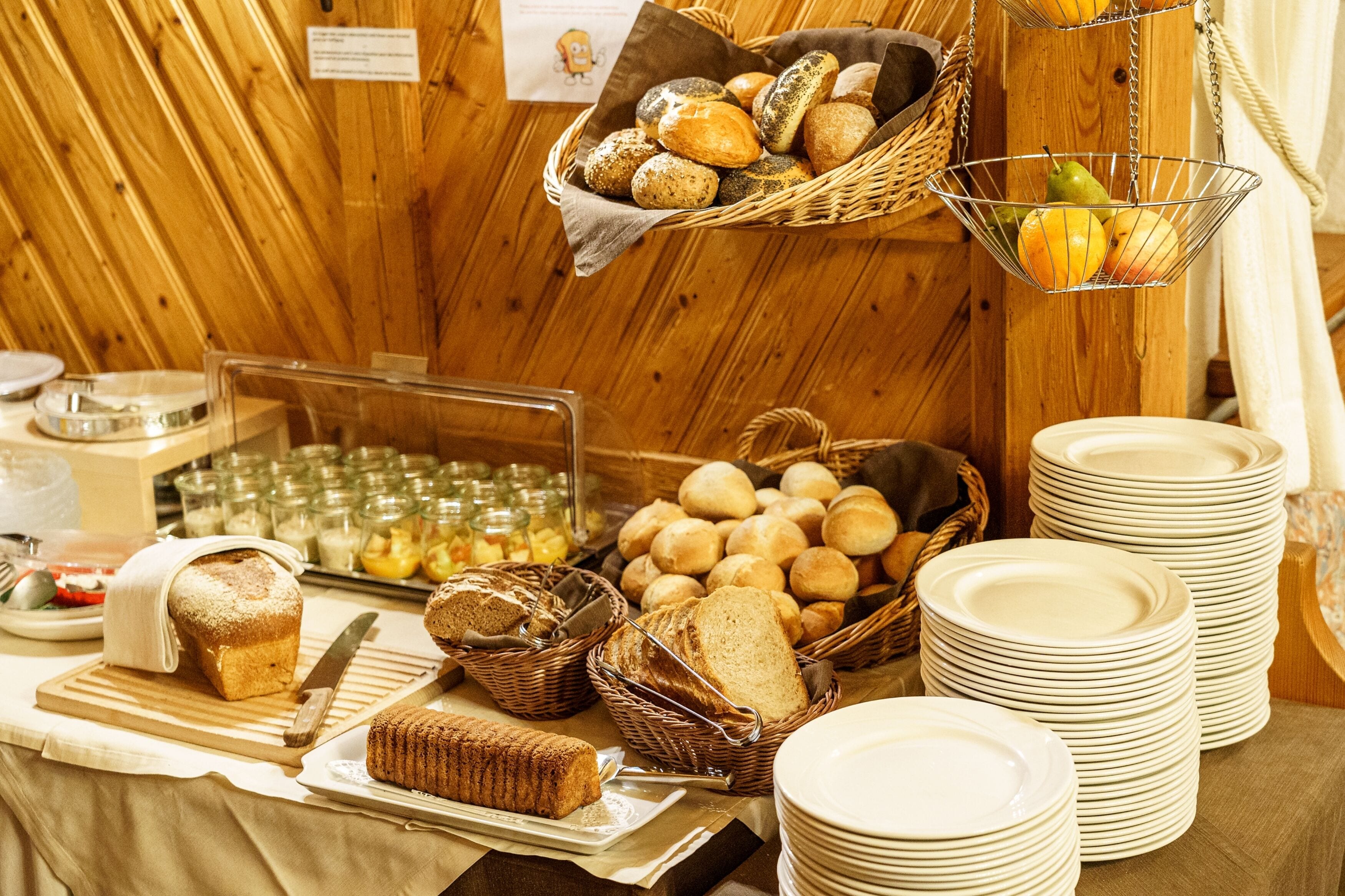 Free daily buffet breakfast 