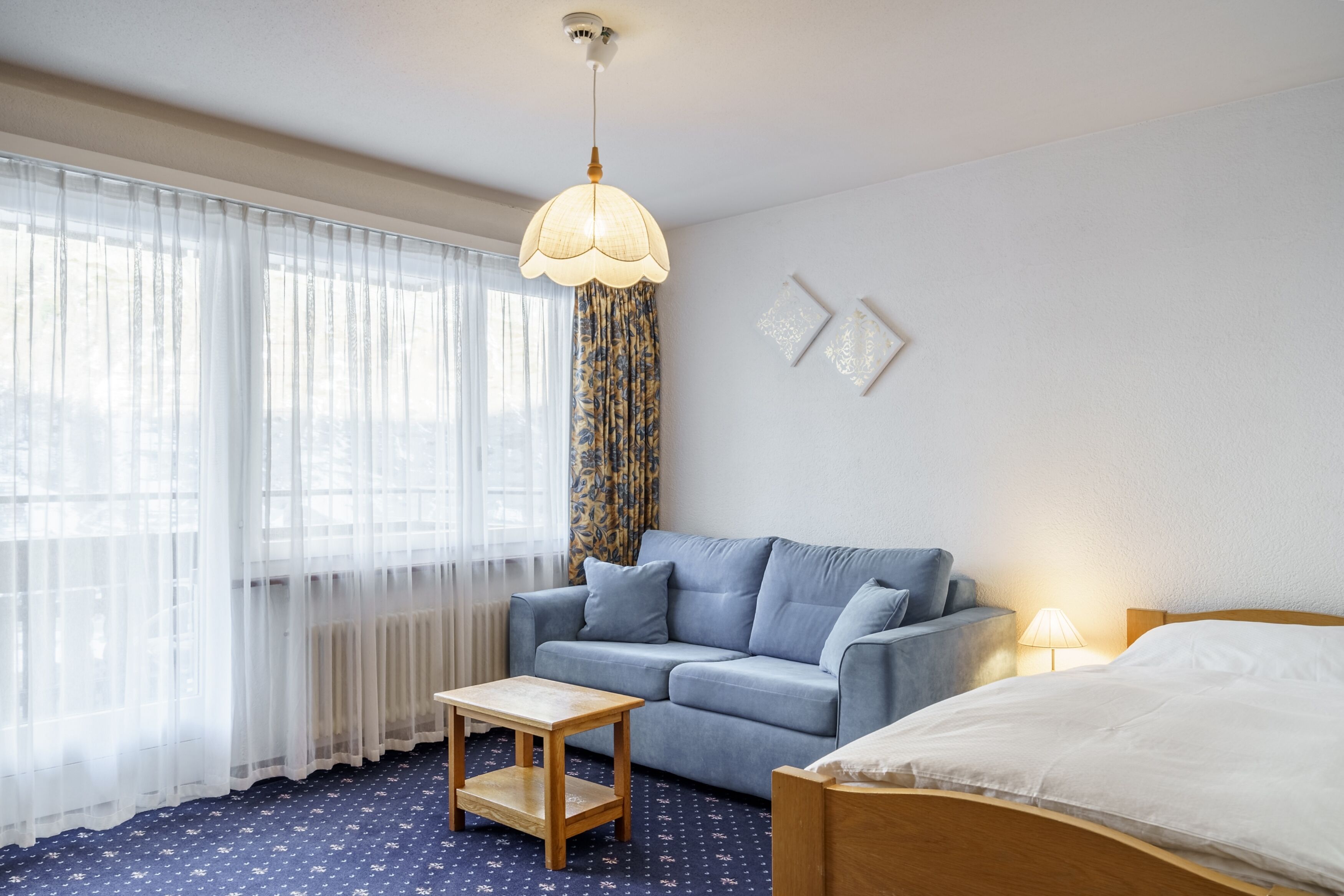 familienzimmer (2 erwachsene und 2 kinder) mit balkon oder geteilte erdgeschoss terrasse | in-room safe, desk, free wifi, bed sheets