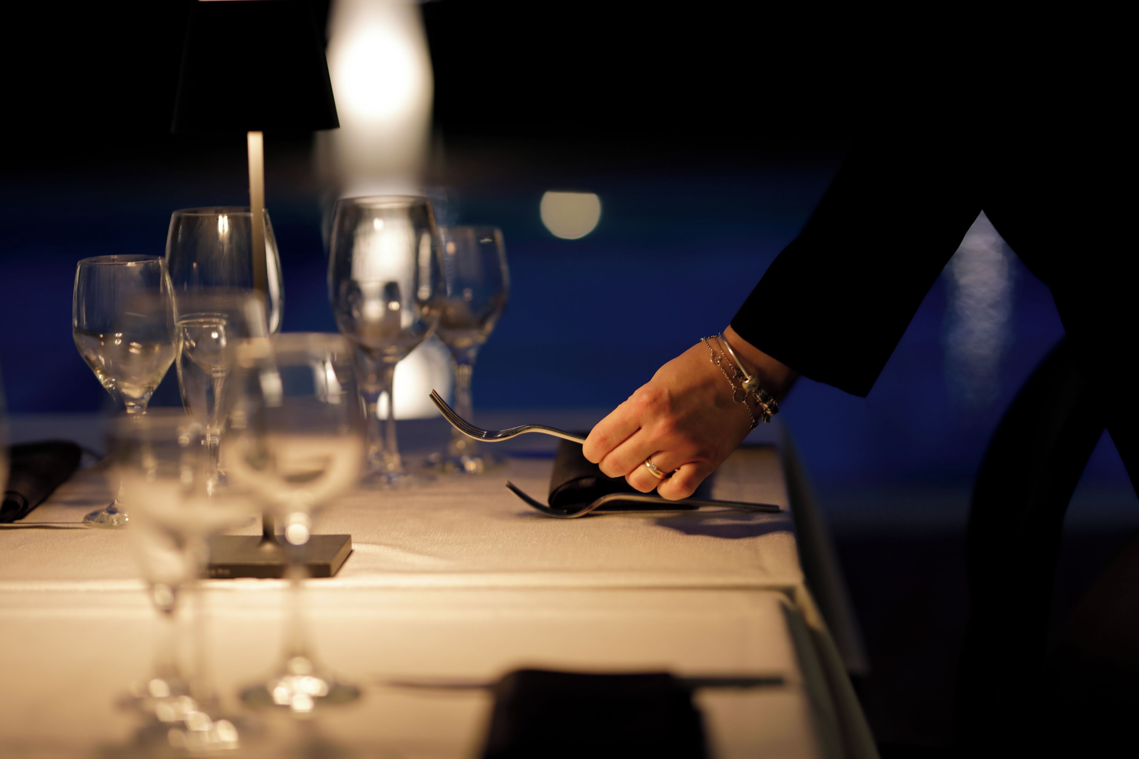 breakfast, lunch and dinner served