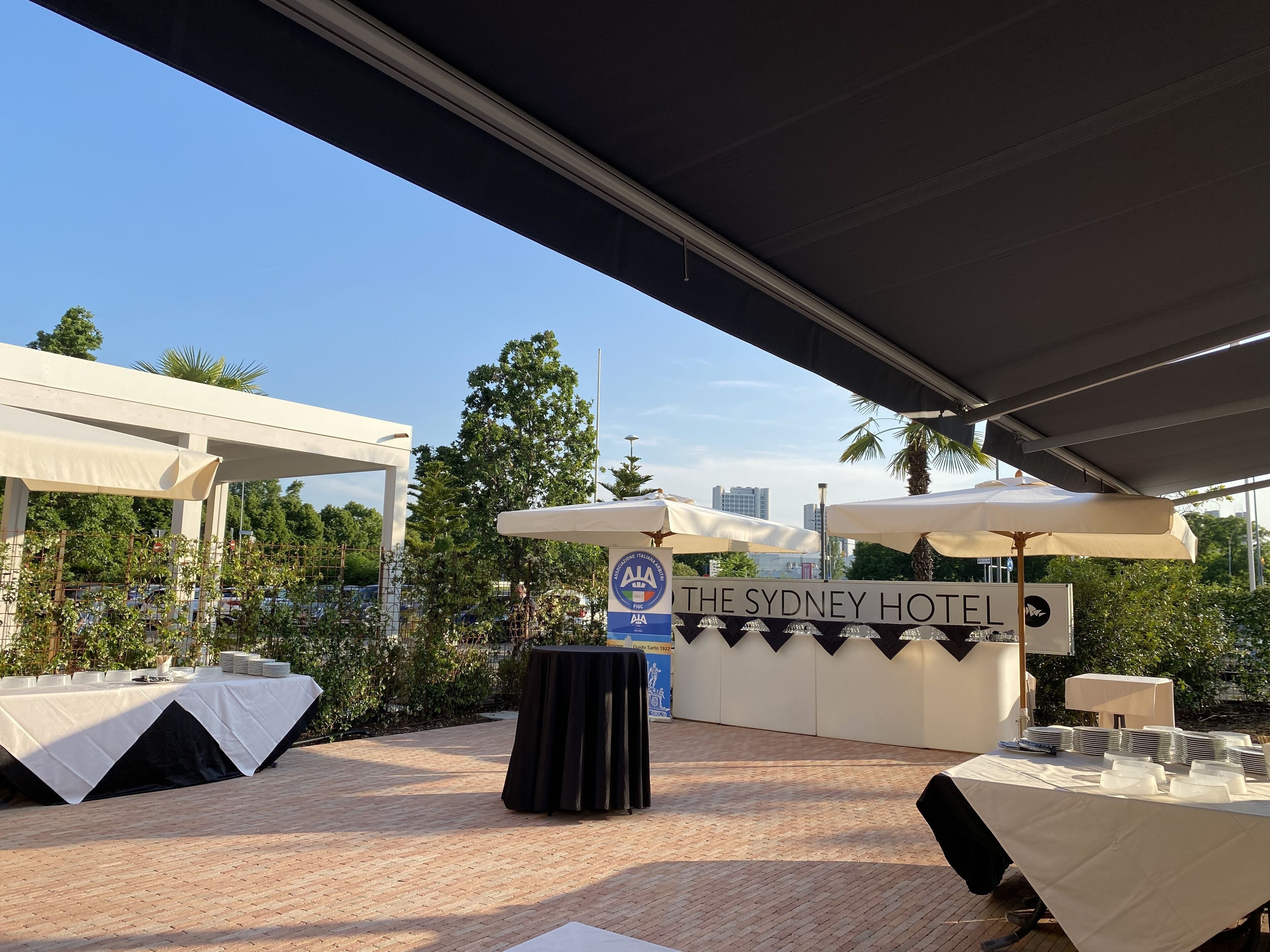 breakfast, lunch and dinner served