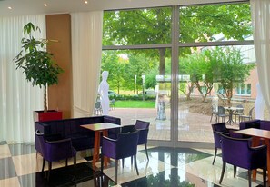 Breakfast, lunch and dinner served