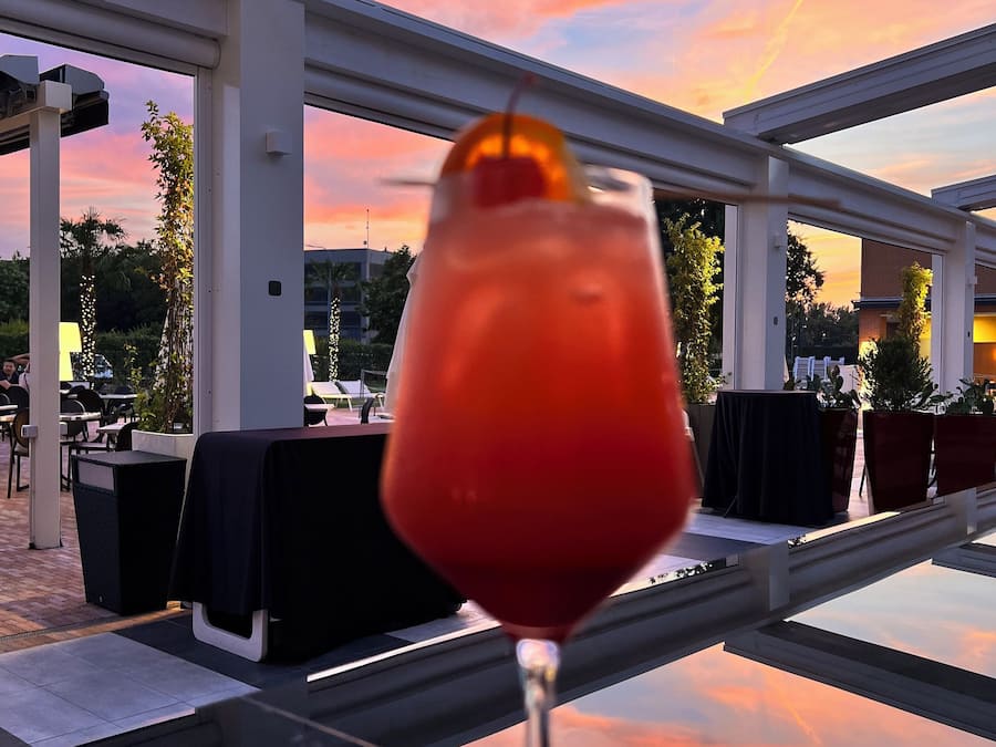 Bar accanto alla piscina