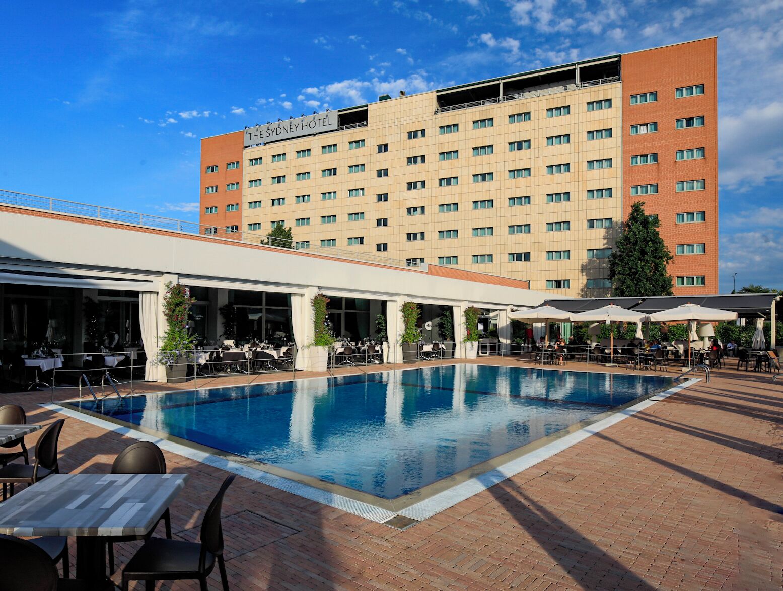 Vista frontal de la propiedad