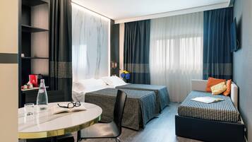 Edredons de pluma, frigobar, cofres nos quartos, escrivaninha