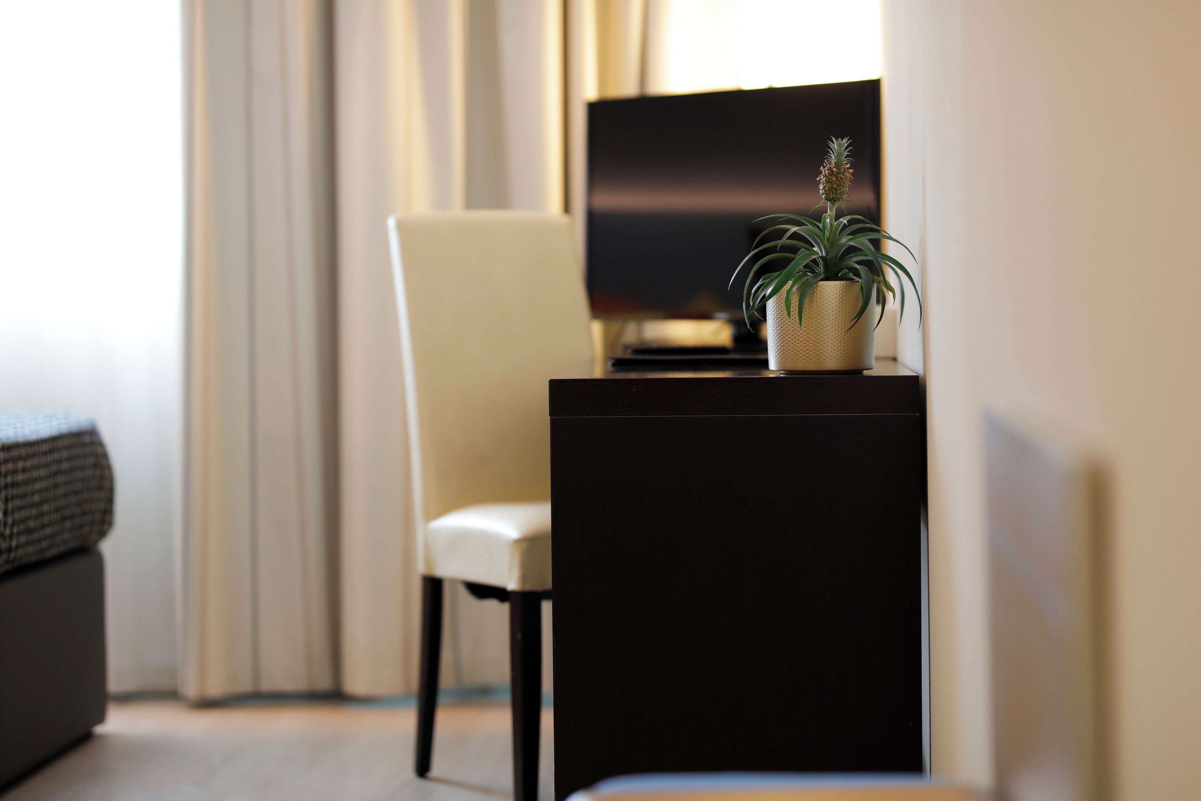 1 bedroom, down duvets, minibar, in-room safe